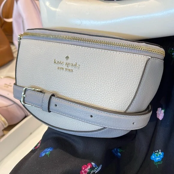 Kate Spade Lena Colorblock Belt Bag
Mountain Grey Multi
Waist Bag , Fanny Pack - Picture 1 of 16